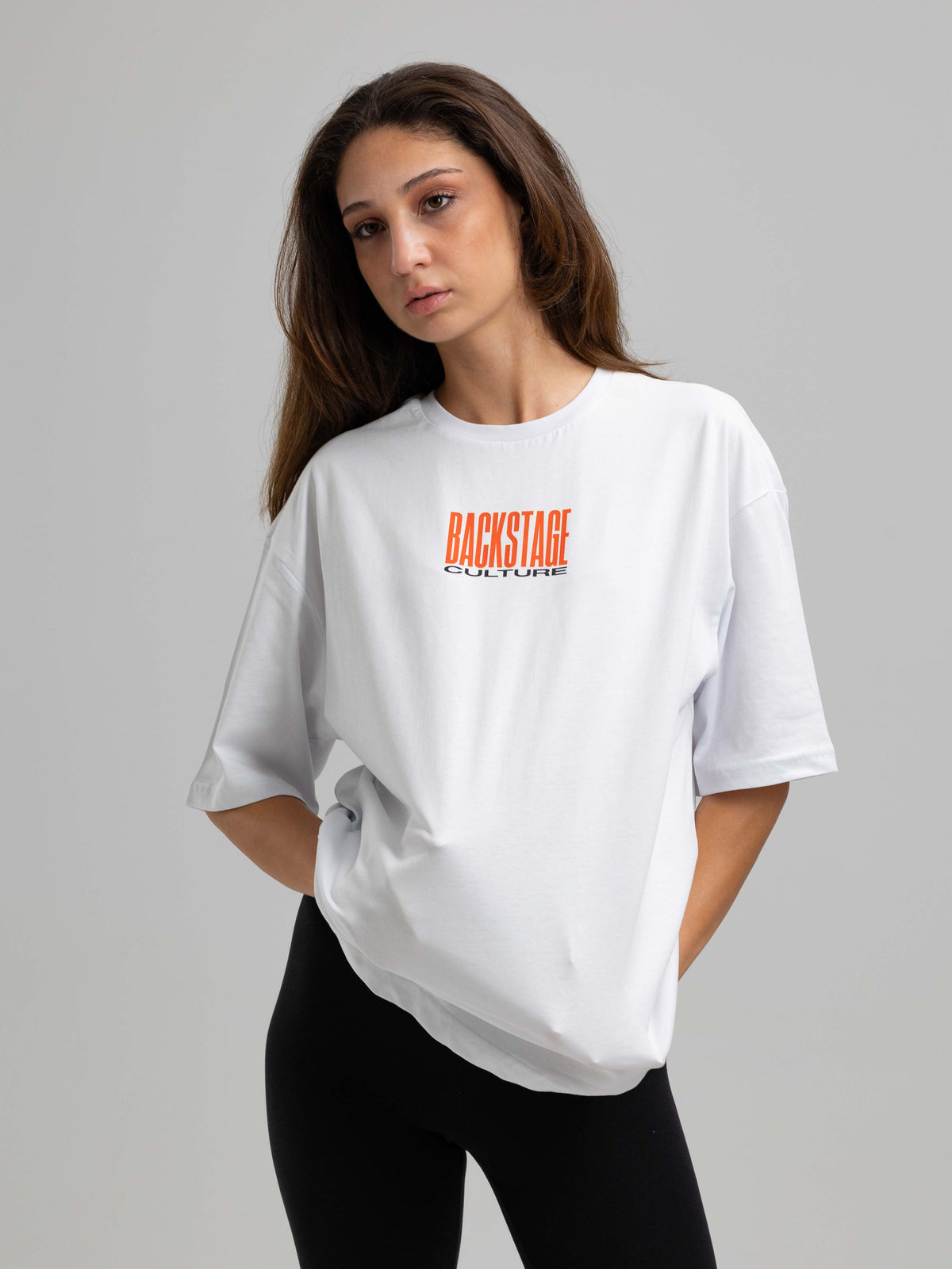 Backstage Culture Beyaz Oversize Baskılı Tişört