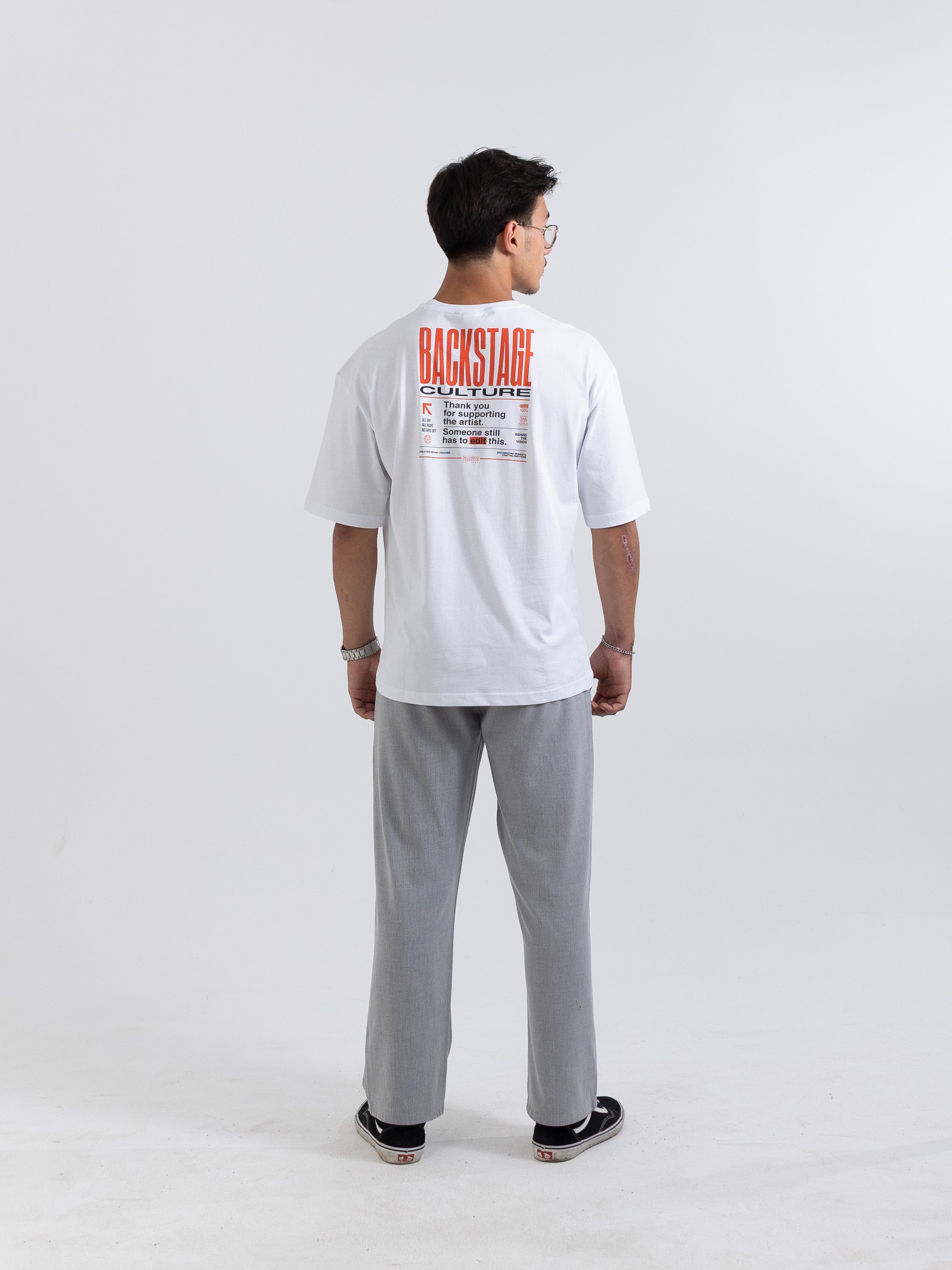 Backstage Culture Beyaz Oversize Baskılı Tişört