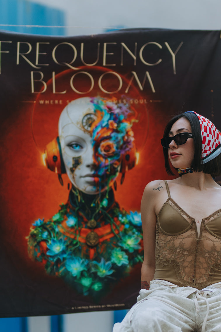 Frequency Bloom DJ Duvar Örtüsü ve Backdrop | MuviMood