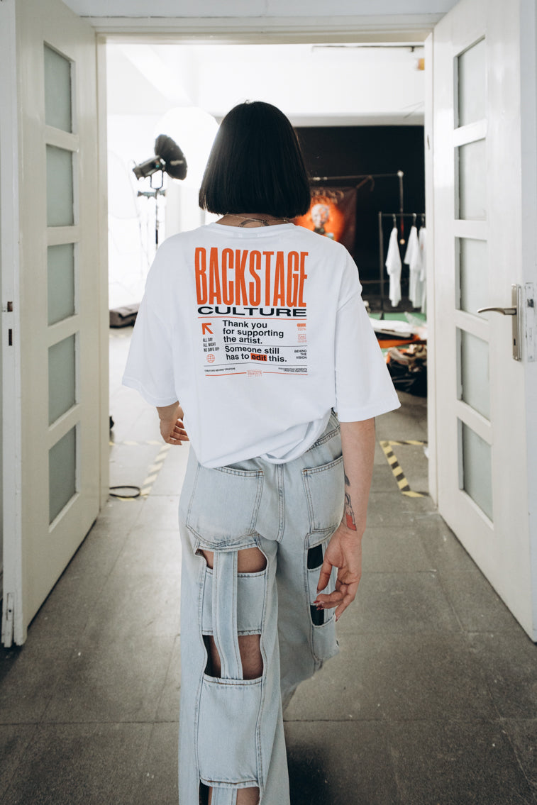 Backstage Culture Beyaz Oversize Baskılı Tişört