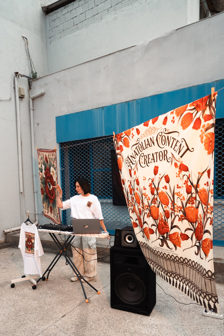 Anatolian Content Creator Duvar Örtüsü ve Backdrop